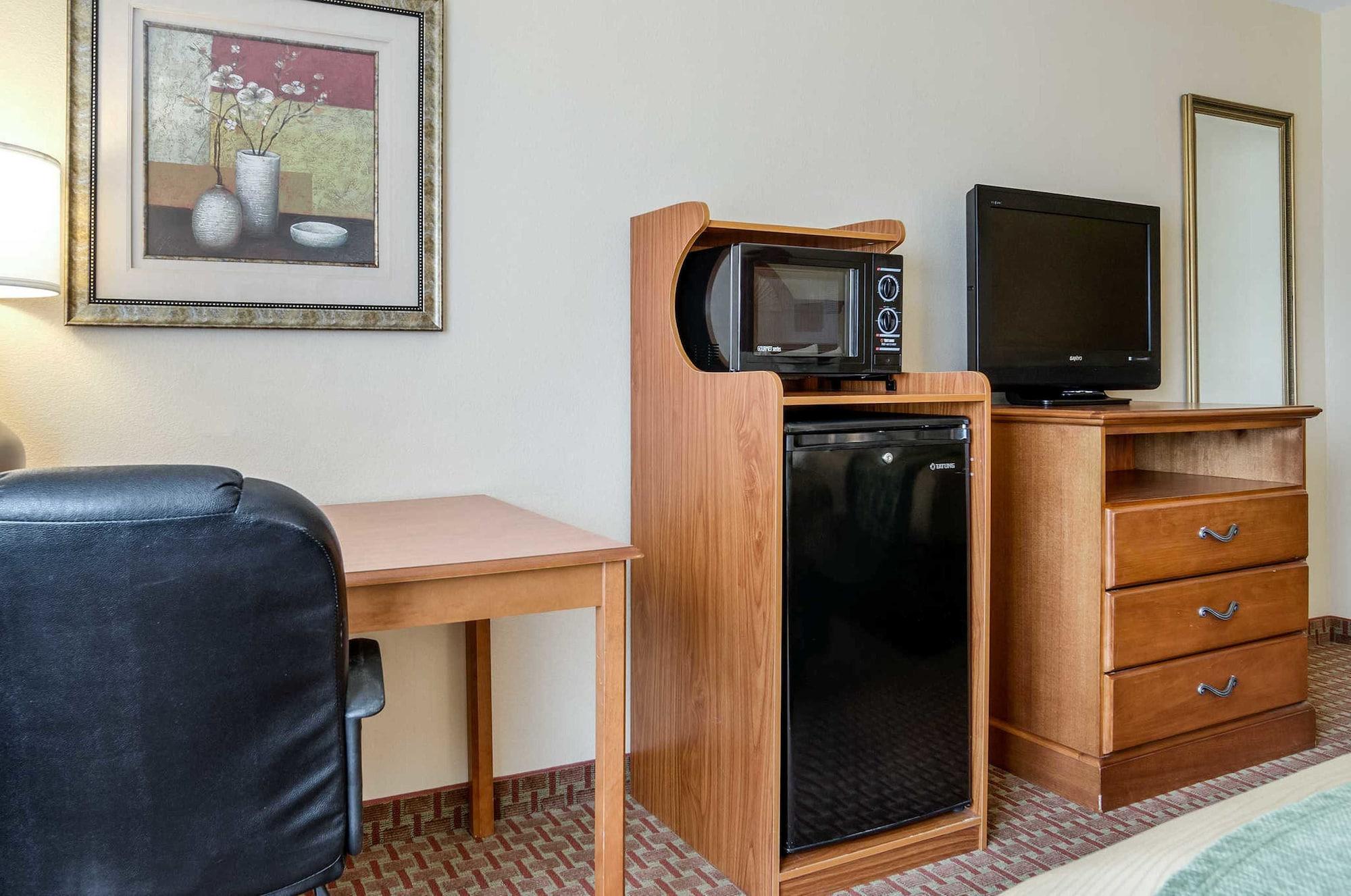 מלון Super 8 By Wyndham Great Bend מראה חיצוני תמונה