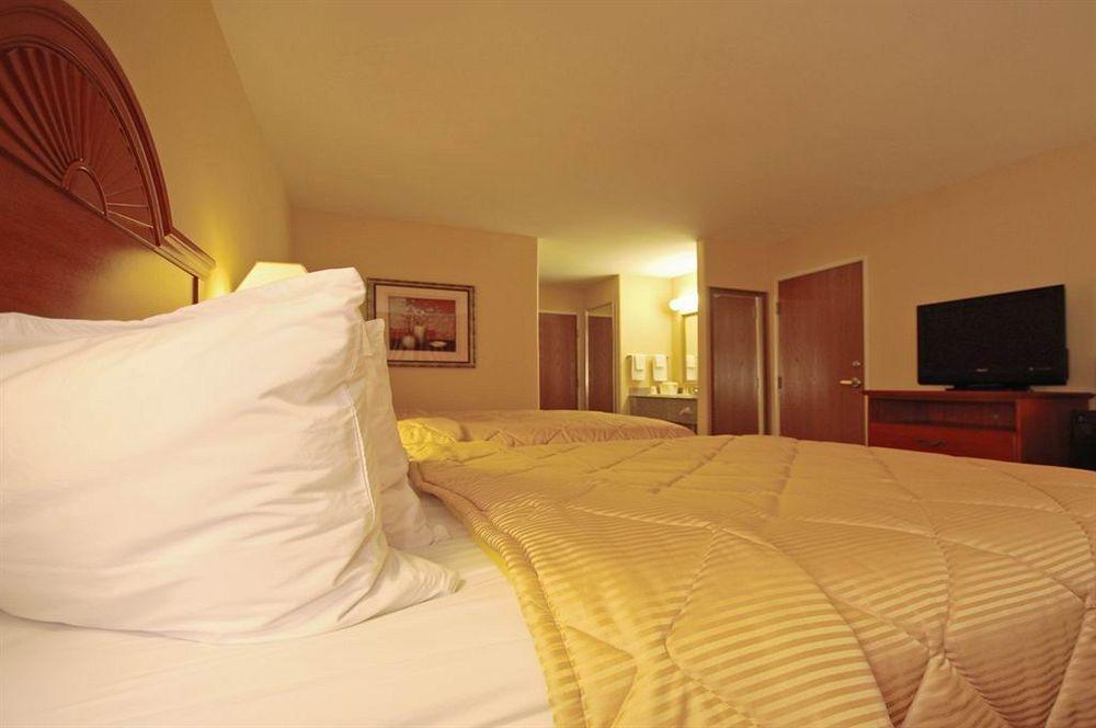 מלון Super 8 By Wyndham Great Bend מראה חיצוני תמונה