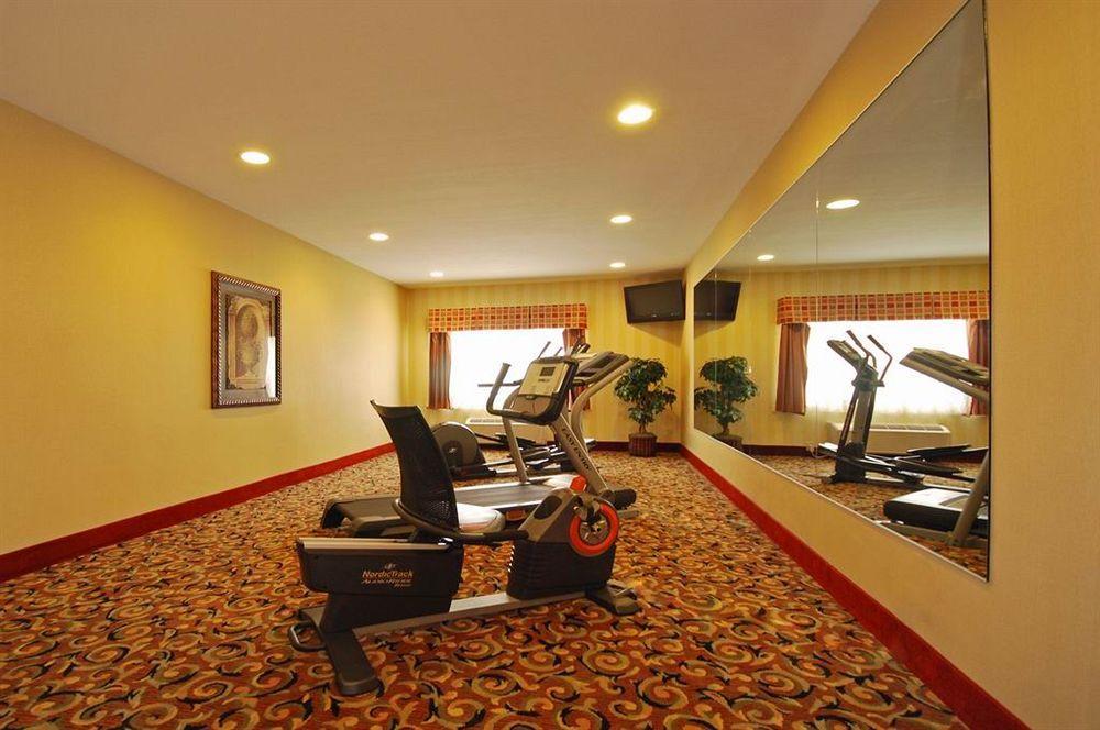 מלון Super 8 By Wyndham Great Bend מראה חיצוני תמונה