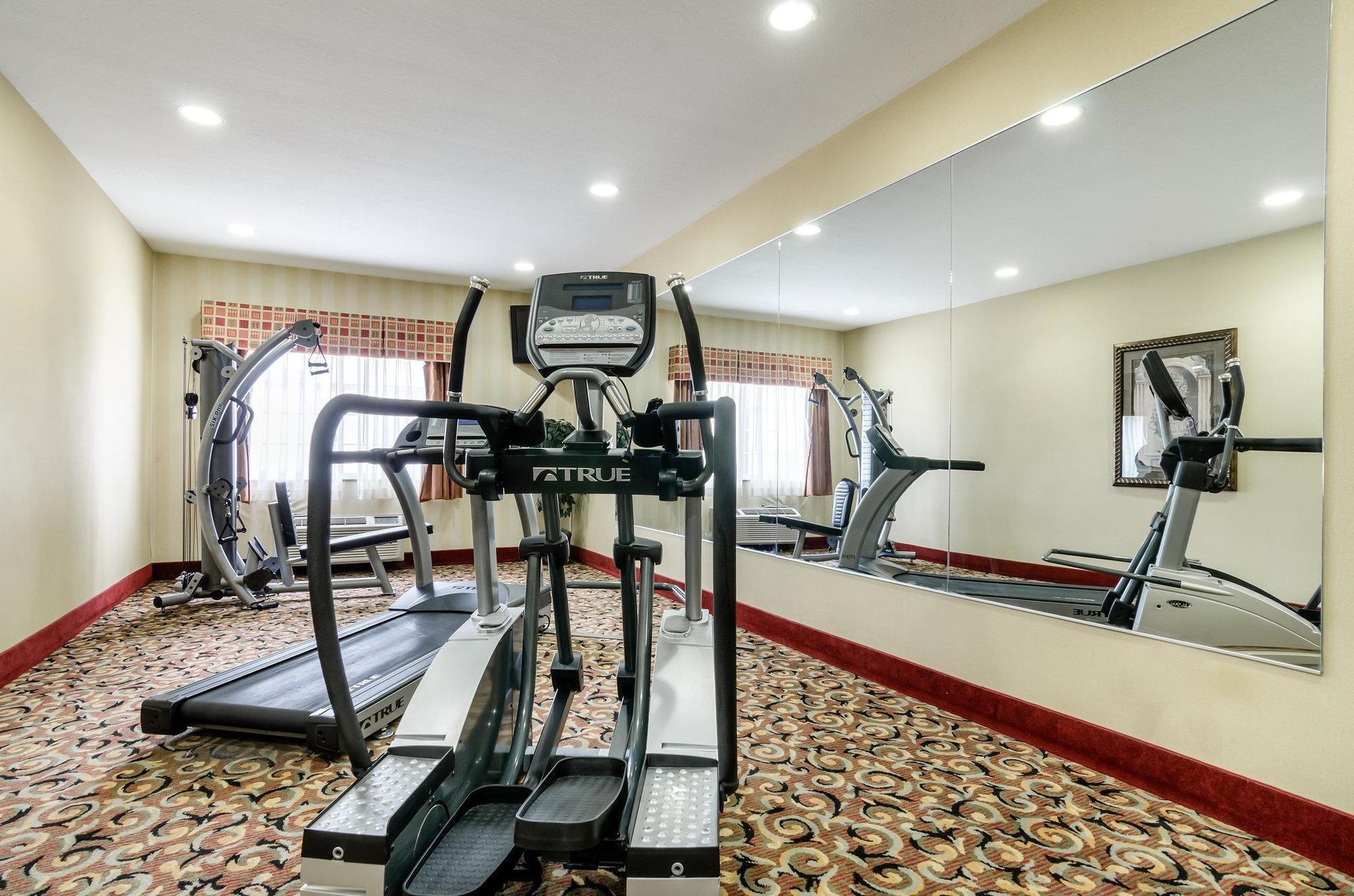 מלון Super 8 By Wyndham Great Bend מראה חיצוני תמונה